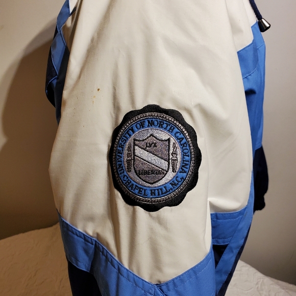 🚨🚨SOLD🚨🚨Rare 90's Nutmeg North Carolina Tar Heels Spellout - Picture 2 of 11